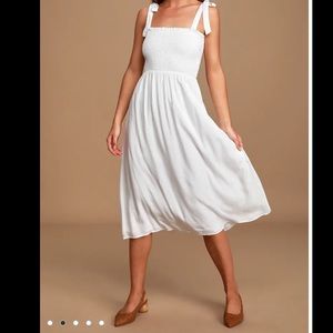 NWT Lulus smocked dress size LG